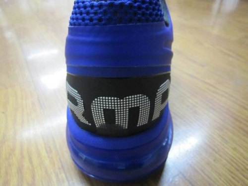 シューズのナイキ（NIKE）