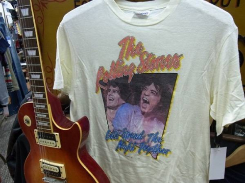 メンズファッションのバンドTシャツ