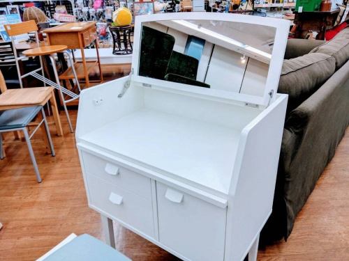 家具・インテリアのドレッサー