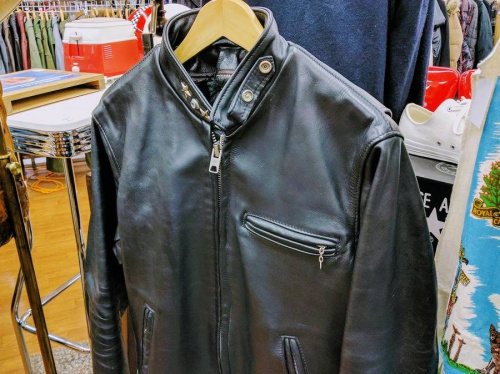 ジャケットのライダース