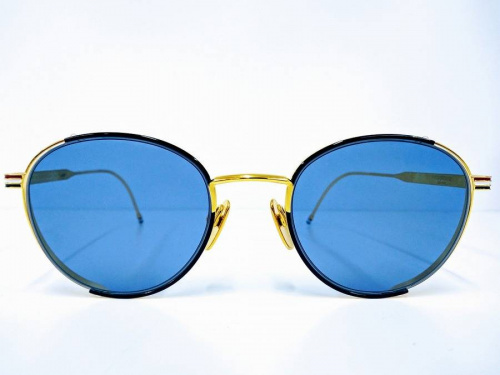 サングラスのThom Browne