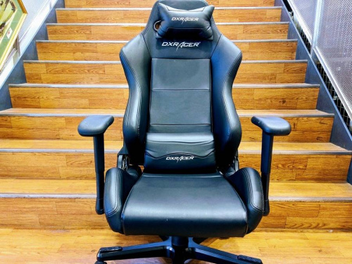 イスのDXRACER
