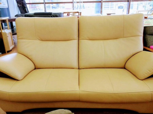 ソファのカリモク