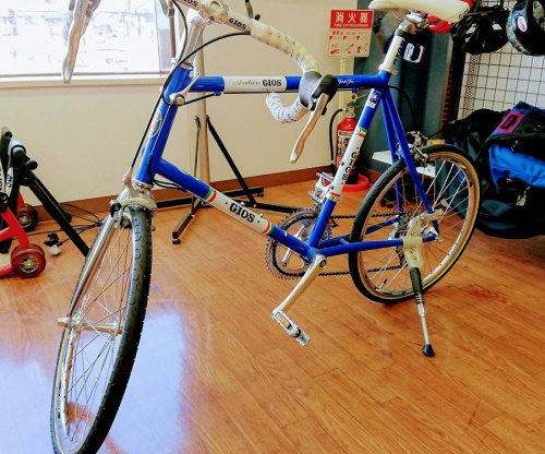 スポーツ用品の自転車