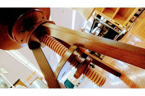 チェアのウニコ（UNICO）