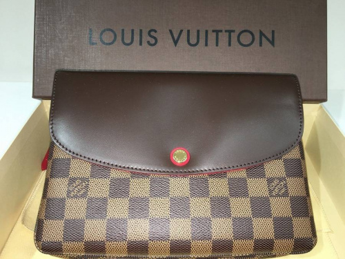 CHANELのルイヴィトン(LOUIS VUITTON)