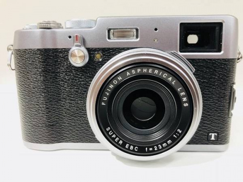 コンパクトカメラのFUJIFILM