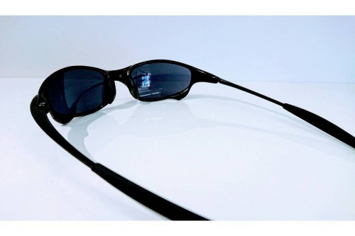 OAKLEYのブランド・ラグジュアリー