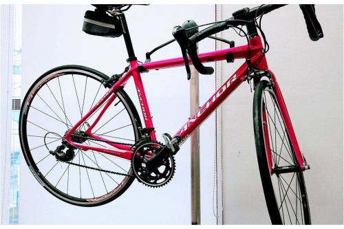 スポーツ用品の自転車