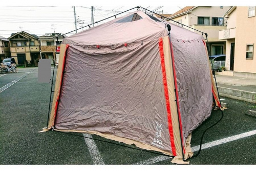 アウトドア用品のテント