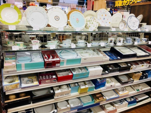 雑貨の武蔵村山　東大和市　福生　昭島　青梅 　ブランド食器　買取