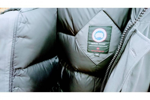 ダウンコートのCANADA GOOSE
