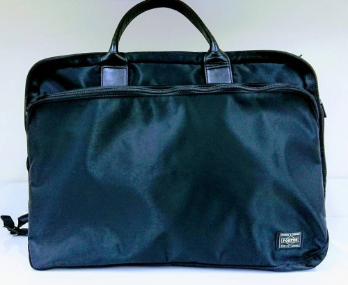 ビジネスアイテムのバッグ