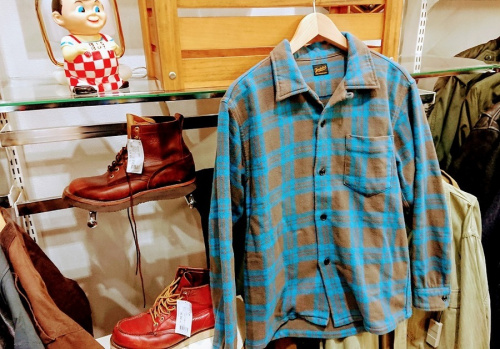 メンズファッションのシャツ