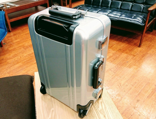 スーツケースのZERO HALLIBURTON