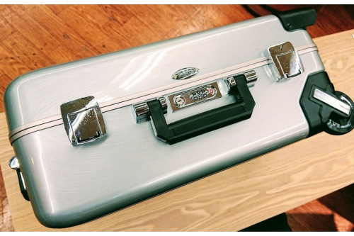 ZERO HALLIBURTONの武蔵村山　昭島　福生　青梅　東大和　立川　ブランド品