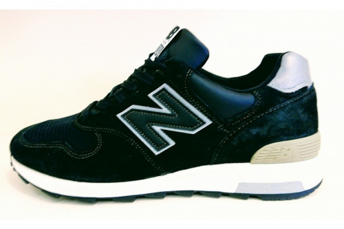 スニーカーのNEW BALANCE