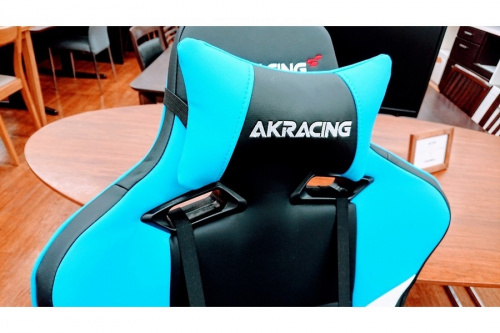 ゲーミングチェアのAKRACING