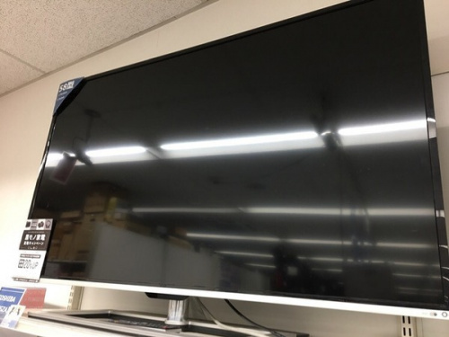 ダイニングテーブルのメンズファッション