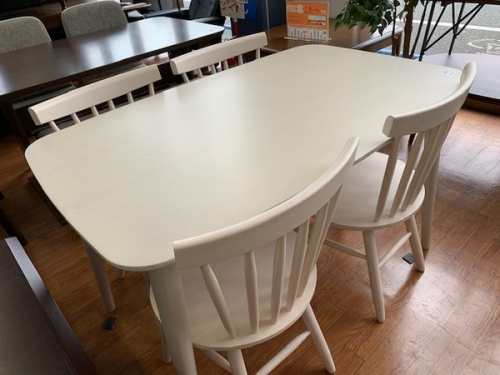 テーブルのダイニング5点セット