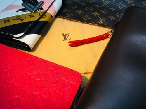 LOUIS VUITTONのPRADA