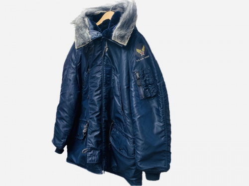 ジャケットのフライトジャケット