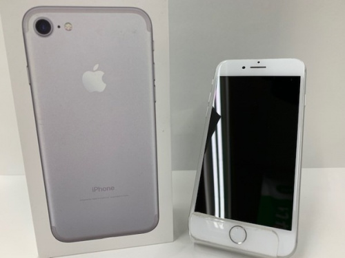 iPhone 7plusのApple