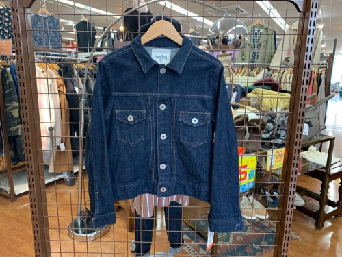 トップスのジャケット