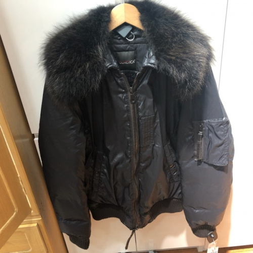 ジャケットのダウンジャケット