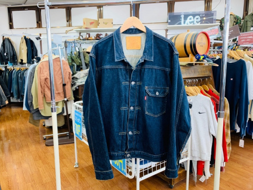 トップスのジャケット