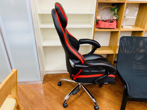 イスのゲーミングチェア