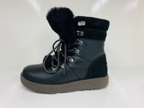 ムートンブーツのUGG(アグ)