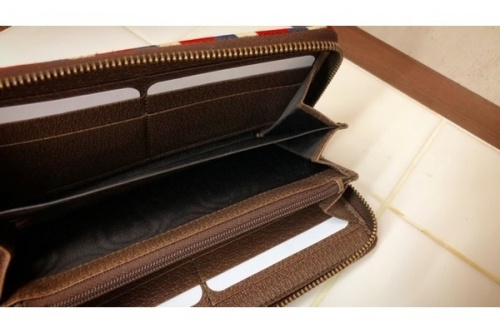 ジップアラウンドウォレットのGUCCI