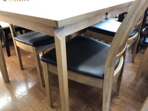 テーブルのダイニング5点セット
