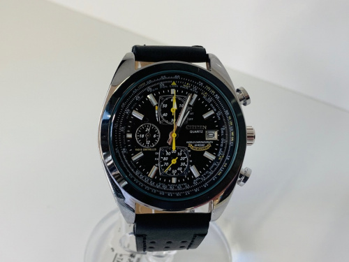 アクセサリーの腕時計