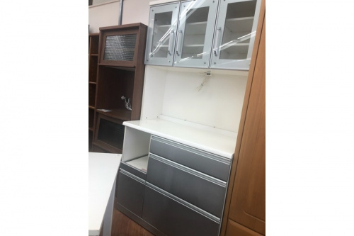 カップボードのマルミツ