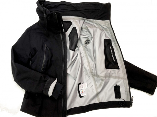 Descente ALLTERRAINの東京　武蔵村山　青梅　瑞穂　昭島　東大和　立川　東村山　西多摩　多摩地区　埼玉　入間　狭山　所沢　アウトドア　アメカジ　洋服　衣料　衣類　買取　買い取り