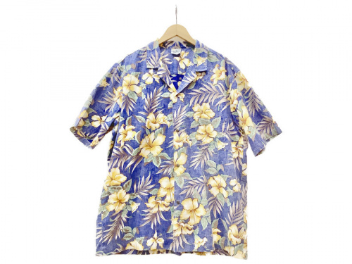 トップスのシャツ