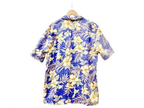 シャツのアロハシャツ