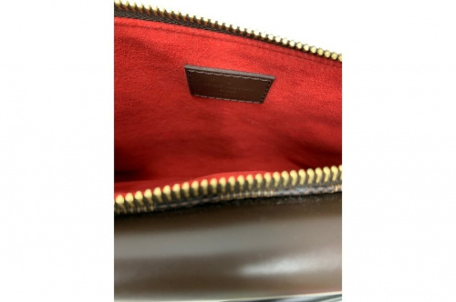 ショルダーポーチのLOUIS VUITTON