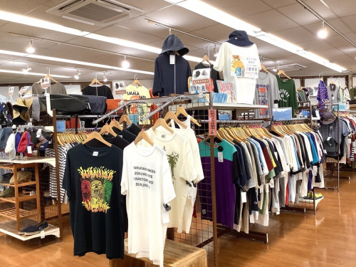 トップスのシャツ