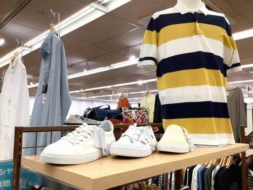 シャツのポロシャツ