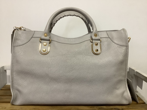 バッグのトートバッグ