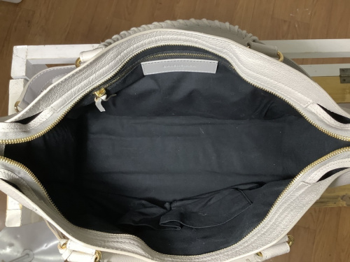 BALENCIAGAの東京　武蔵村山　青梅　瑞穂　昭島　東大和　立川　東村山　西多摩　多摩地区　埼玉　入間　狭山　所沢　アウトドア　アメカジ　洋服　衣料　衣類　買取　買い取り