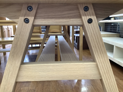 ダイニングテーブルのFranc Franc