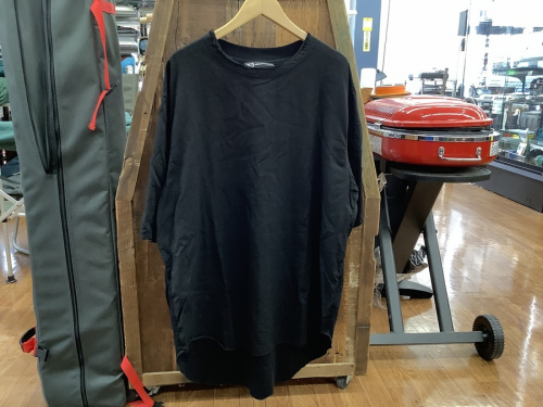 トップスのシャツ