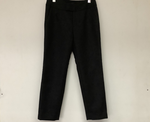 ボトムスのパンツ