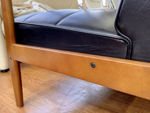 Kチェアのカリモク60