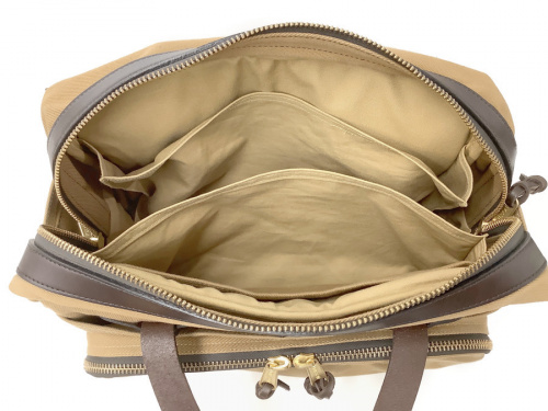 ショルダーバッグのFILSON