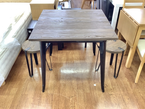 テーブルのダイニング3点セット